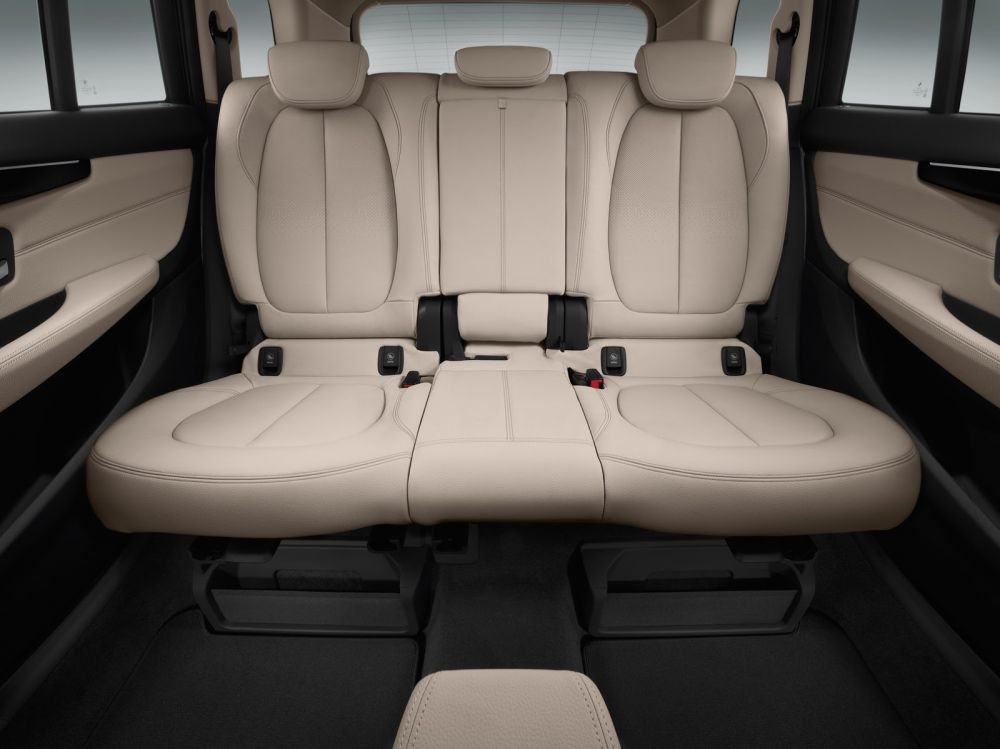 FOTO S-a lansat primul BMW cu 7 locuri. Surpriza pregatita de nemti pentru familisti _13