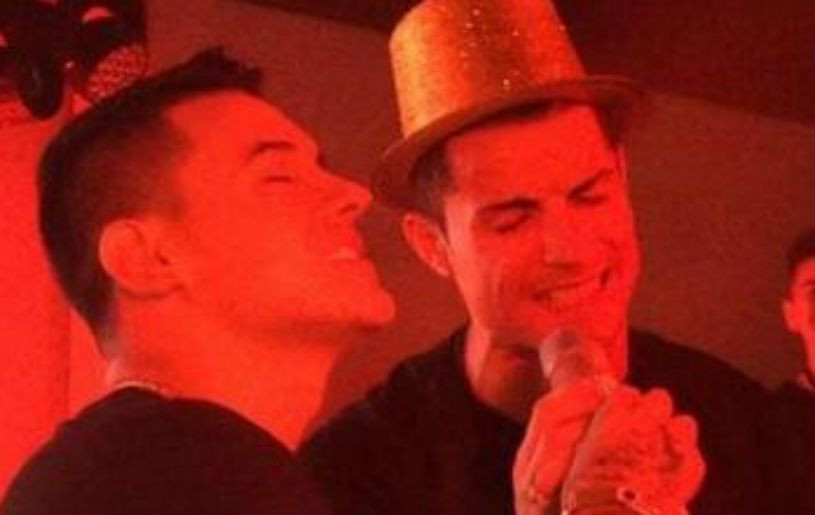 VIDEO FABULOS | Cristiano Ronaldo, asa cum nu l-ai vazut niciodata! Portughezul a rupt ringul de dans alaturi de doi prieteni: Cred ca era putin afumat :)