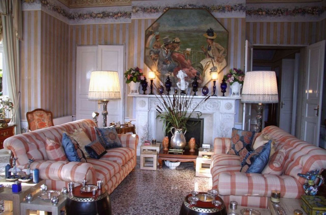 25 mil euro pentru o VILA BANTUITA in care au murit 3 oameni. Cum arata casa de lux in care Eto'o se va muta in Italia. FOTO_1