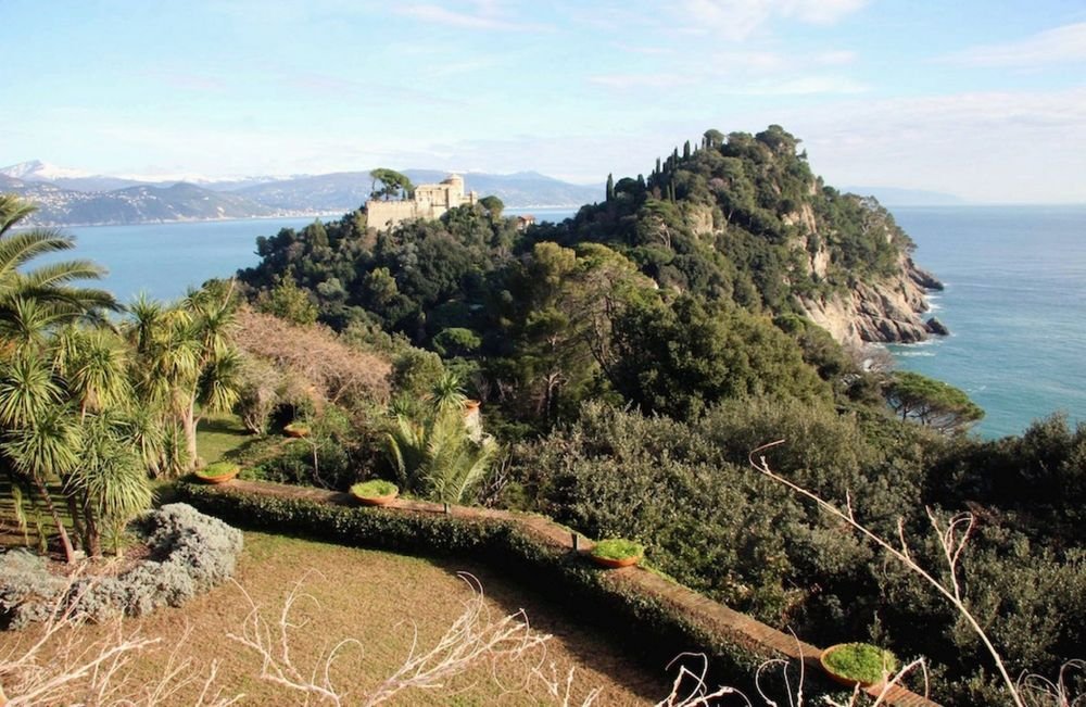 25 mil euro pentru o VILA BANTUITA in care au murit 3 oameni. Cum arata casa de lux in care Eto'o se va muta in Italia. FOTO_3