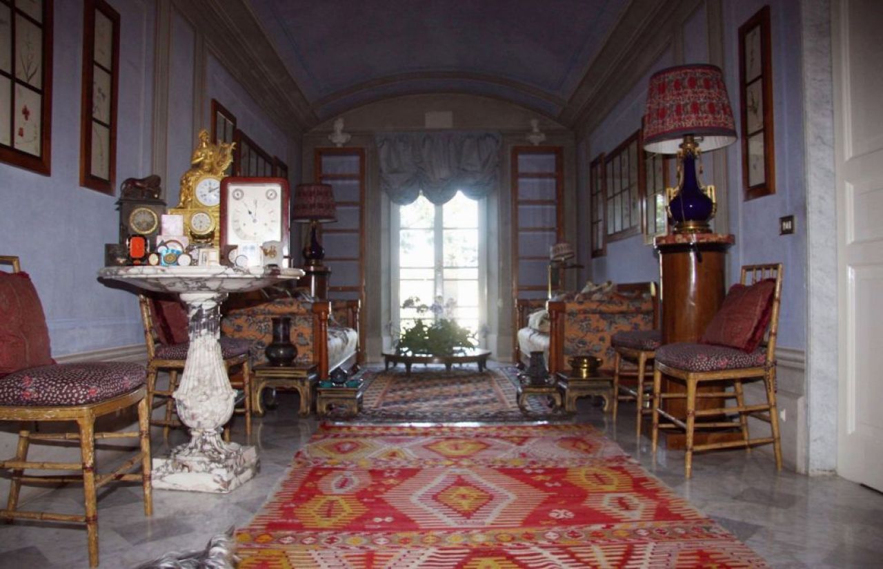 25 mil euro pentru o VILA BANTUITA in care au murit 3 oameni. Cum arata casa de lux in care Eto'o se va muta in Italia. FOTO_4