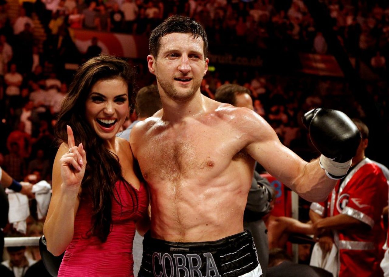 Carl Froch i-a taiat rasuflarea iubitei sale chiar de Valentine's Day! Nu insa asa cum o face cu adversarii sai :))