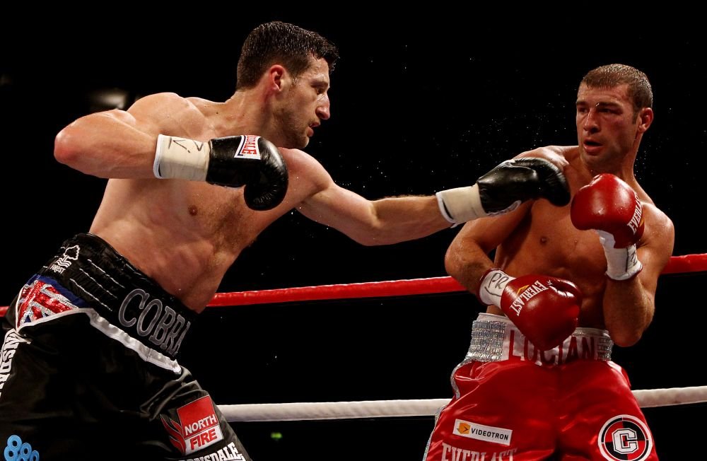 Carl Froch i-a taiat rasuflarea iubitei sale chiar de Valentine's Day! Nu insa asa cum o face cu adversarii sai :)) 