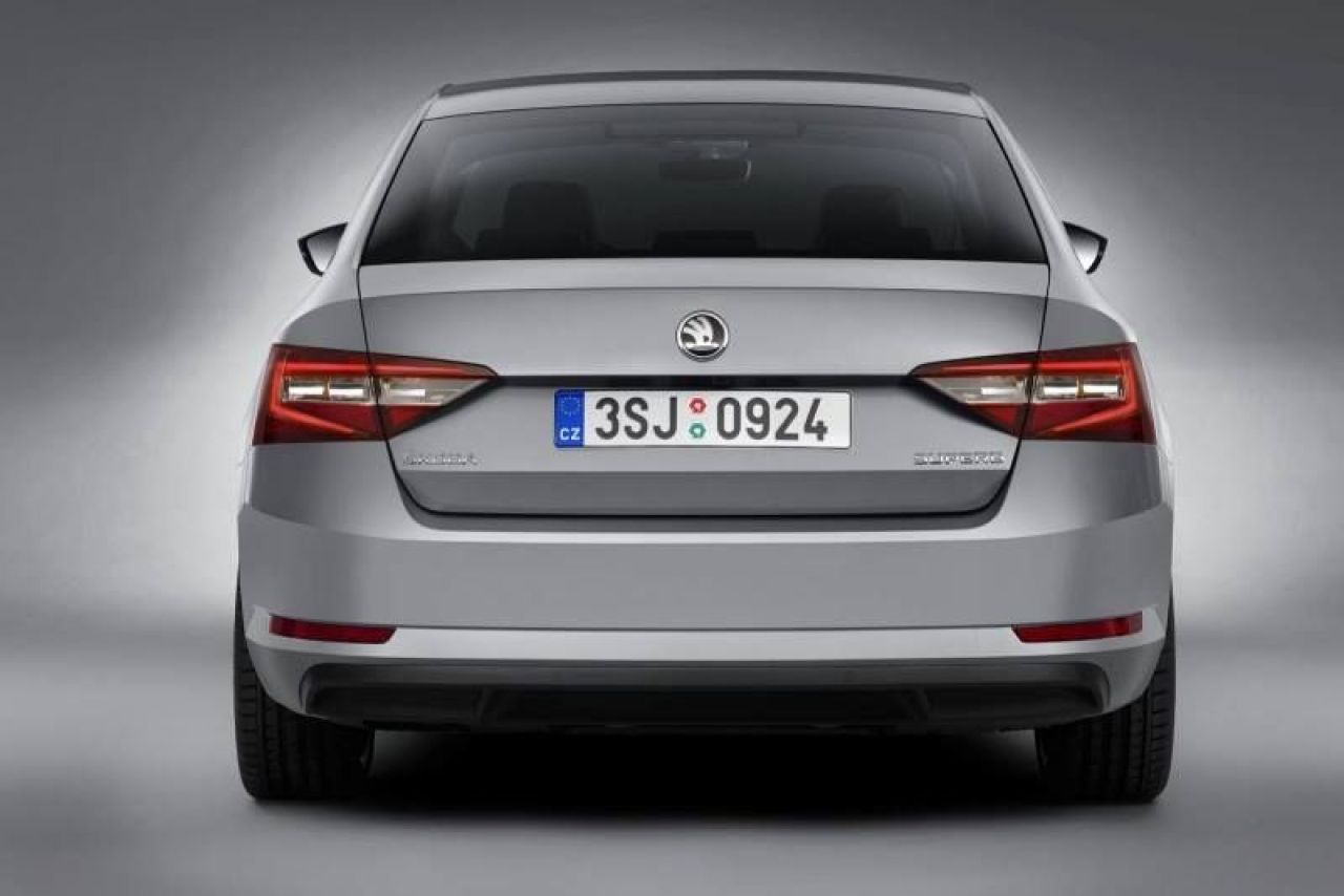 FOTO Primele imagini cu unul dintre cele mai asteptate modele ale anului! Cum arata noua Skoda Superb_5