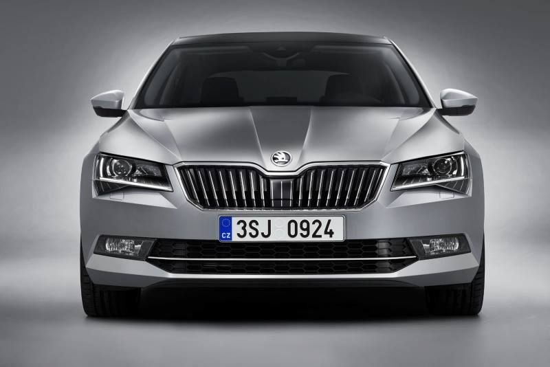 FOTO Primele imagini cu unul dintre cele mai asteptate modele ale anului! Cum arata noua Skoda Superb_9