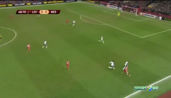 Ocazie uriasa de gol a lui Adam Lallana, in minutul 49 al meciului cu Besiktas