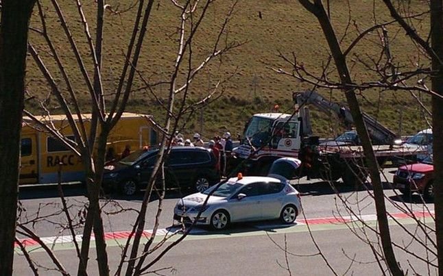 FOTO Accident GRAV pentru Alonso la Barcelona! A fost transportat cu elicopterul la spital: 