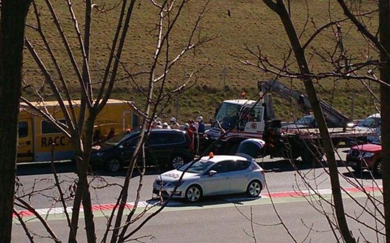 FOTO Accident GRAV pentru Alonso la Barcelona! A fost transportat cu elicopterul la spital: