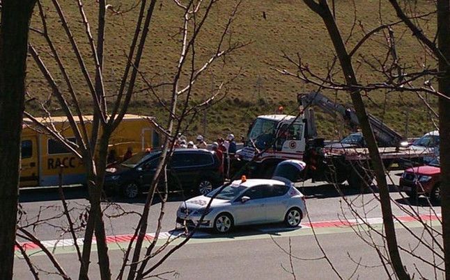 FOTO Accident GRAV pentru Alonso la Barcelona! A fost transportat cu elicopterul la spital: