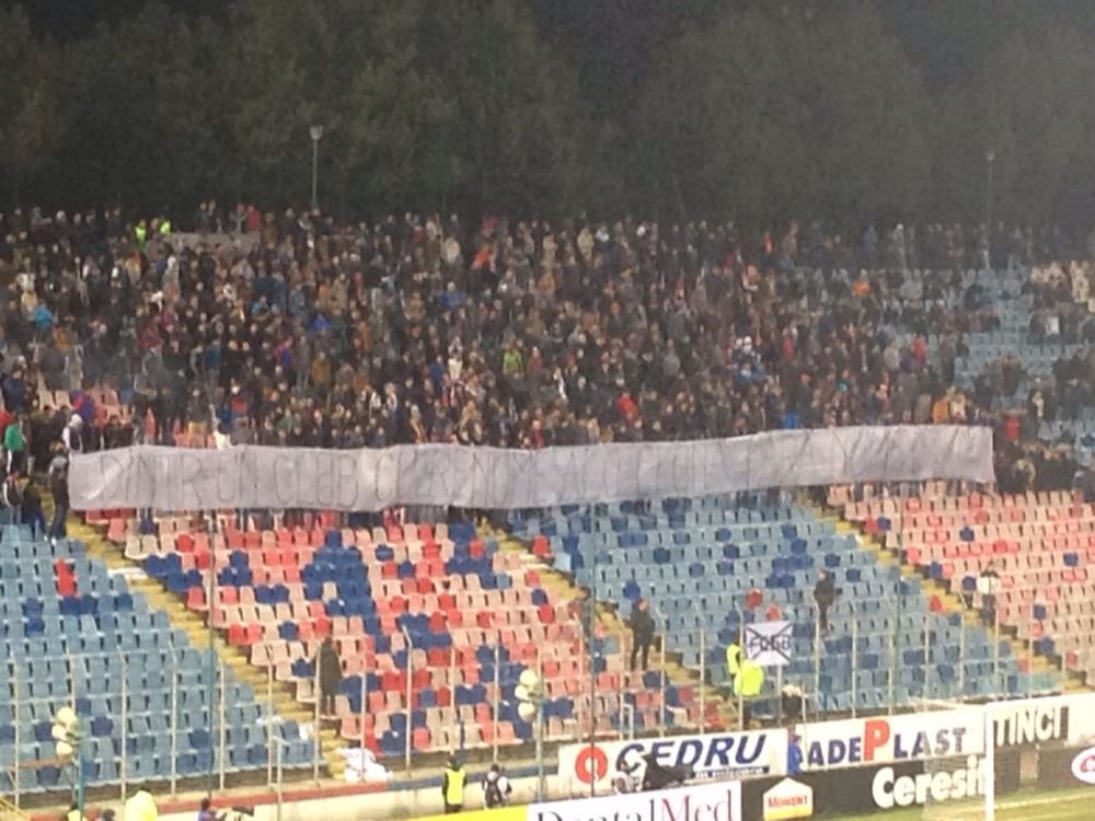 MESAJELE speciale de la fanii Stelei in Ghencea! Au scris pentru Gigi, CSA si DNA! Cu ce bannere au reusit sa intre la meci! FOTO_3