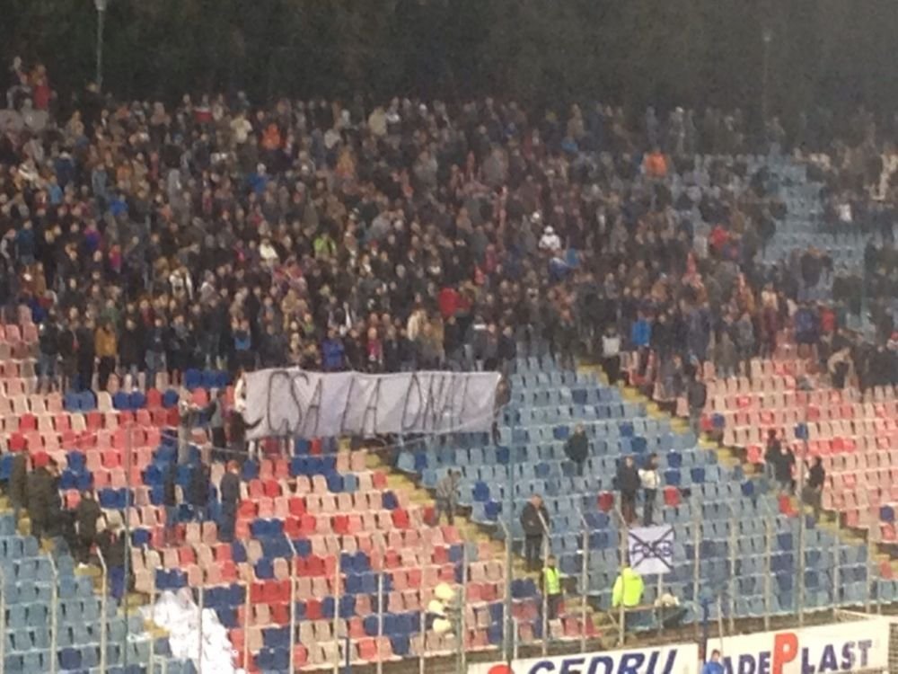 MESAJELE speciale de la fanii Stelei in Ghencea! Au scris pentru Gigi, CSA si DNA! Cu ce bannere au reusit sa intre la meci! FOTO_4