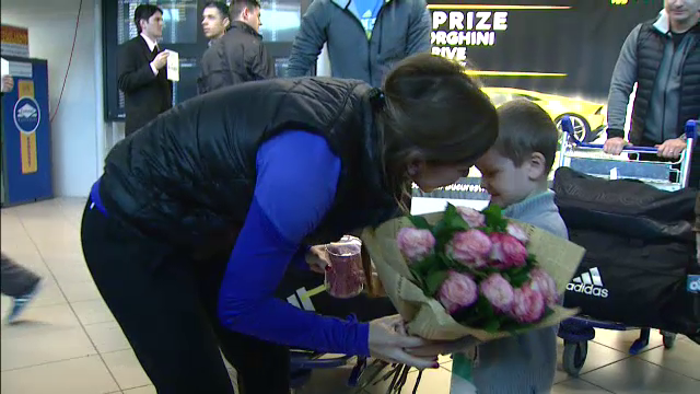 FOTO Simona Halep a revenit in tara: 