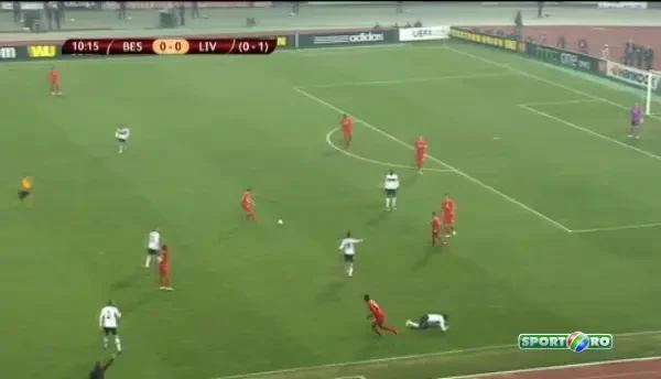 Balotelli era sa-si DISTRUGA un adversar, dar nu i s-a parut nimic ciudat! Hey, hey, hey, heeey! Ce a patit arbitrul dupa! VIDEO