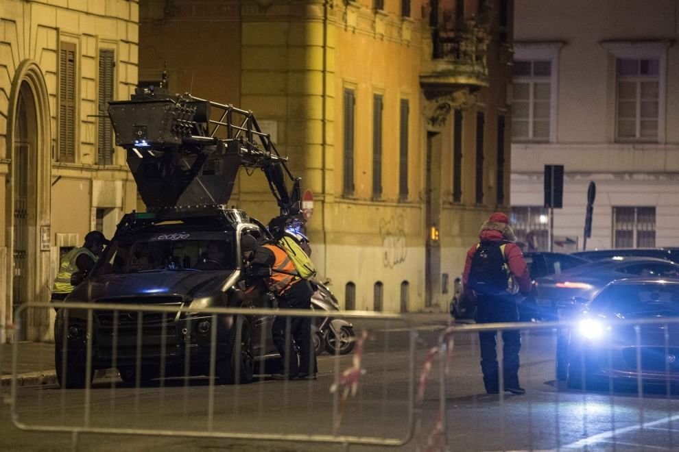 FOTO Bond si-a gasit rivalul: gropile din Roma! Actorul Daniel Craig, accidentat in timpul filmarilor pentru noul 007!_14