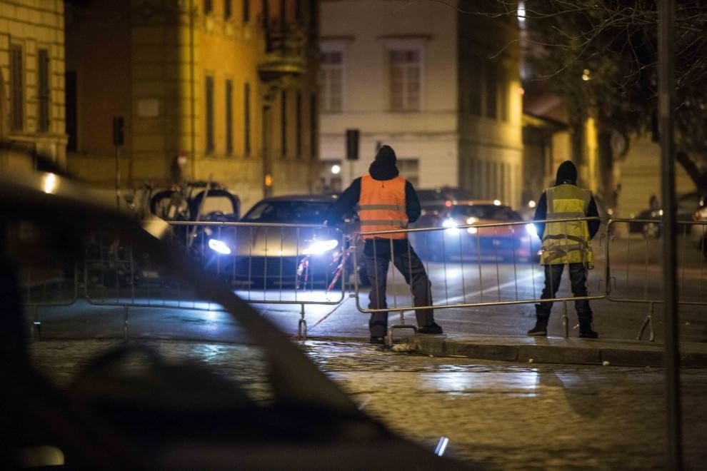FOTO Bond si-a gasit rivalul: gropile din Roma! Actorul Daniel Craig, accidentat in timpul filmarilor pentru noul 007!_18