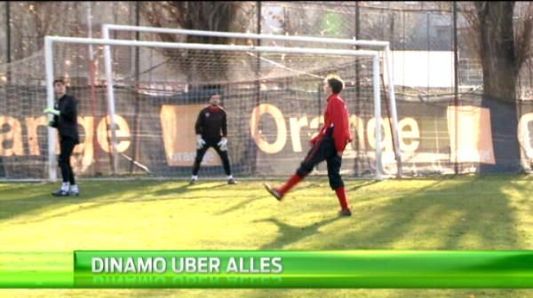Putea juca la Bayern, dar a preferat DINAMO! Un pusti de 16 ani a avut pe masa oferta vietii: E mai bine aici