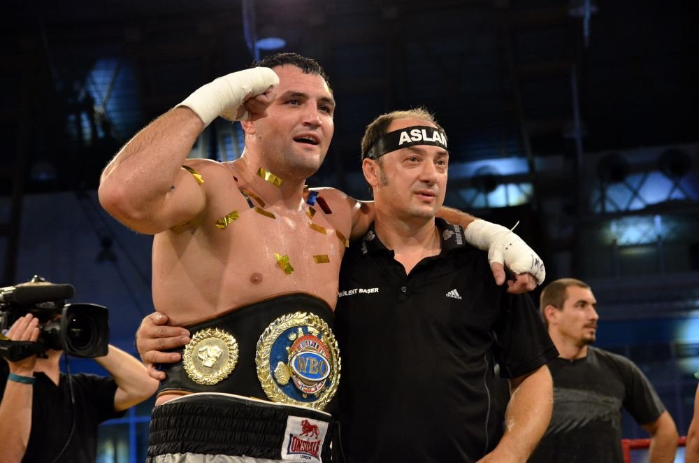 Cristian Ciocan a abandonat dupa runda a 8-a, Tyson Fury n-a avut nicio problema in fata romanului!