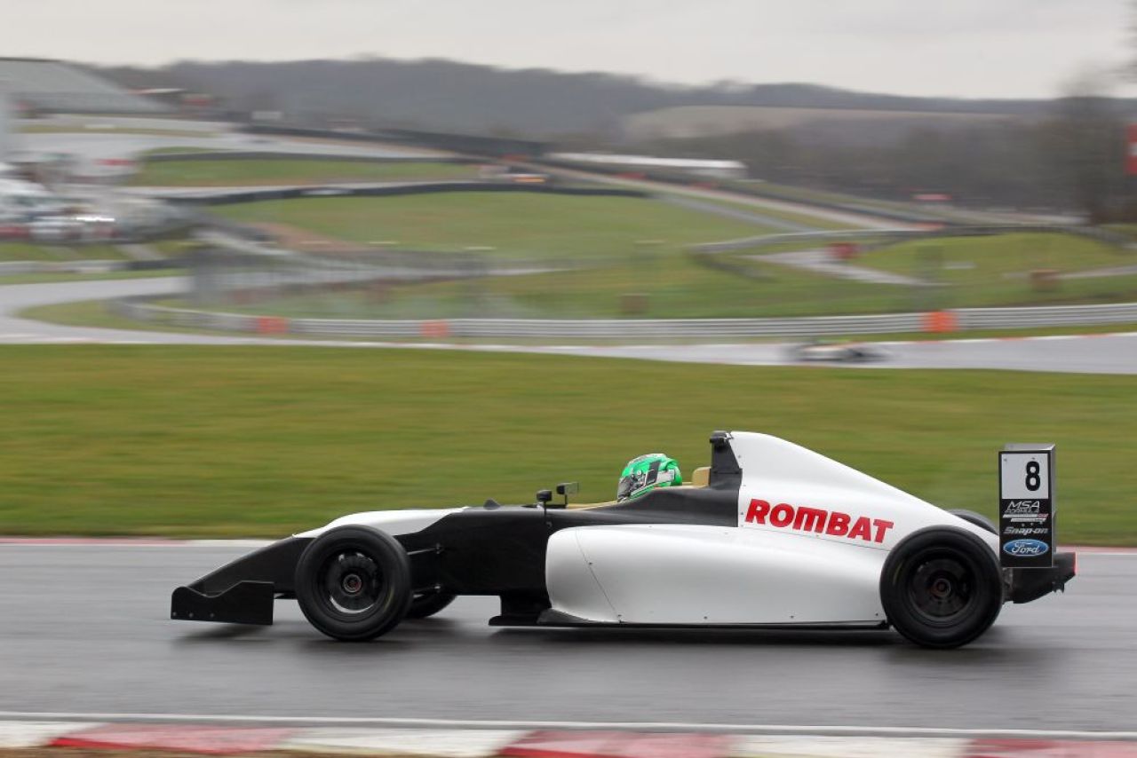 Are 15 ani si este prima femeie pilot din Romania care viseaza la Formula 1. Ce performanta a atins_3