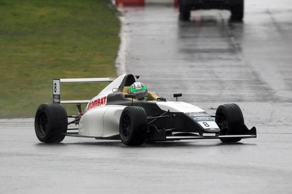 Are 15 ani si este prima femeie pilot din Romania care viseaza la Formula 1. Ce performanta a atins_6