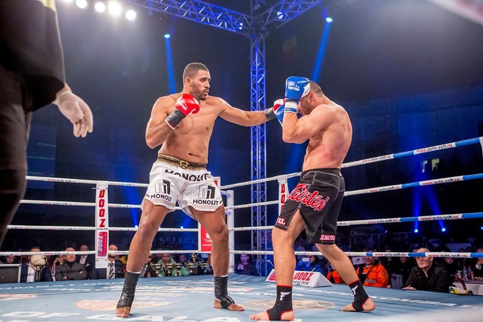 MARTI-SHOW in Ploiesti! BIG Benny, fratii Stoica si Amansio Paraschiv sunt vedetele galei, sambata LIVE la Sport.ro de la 20:00
