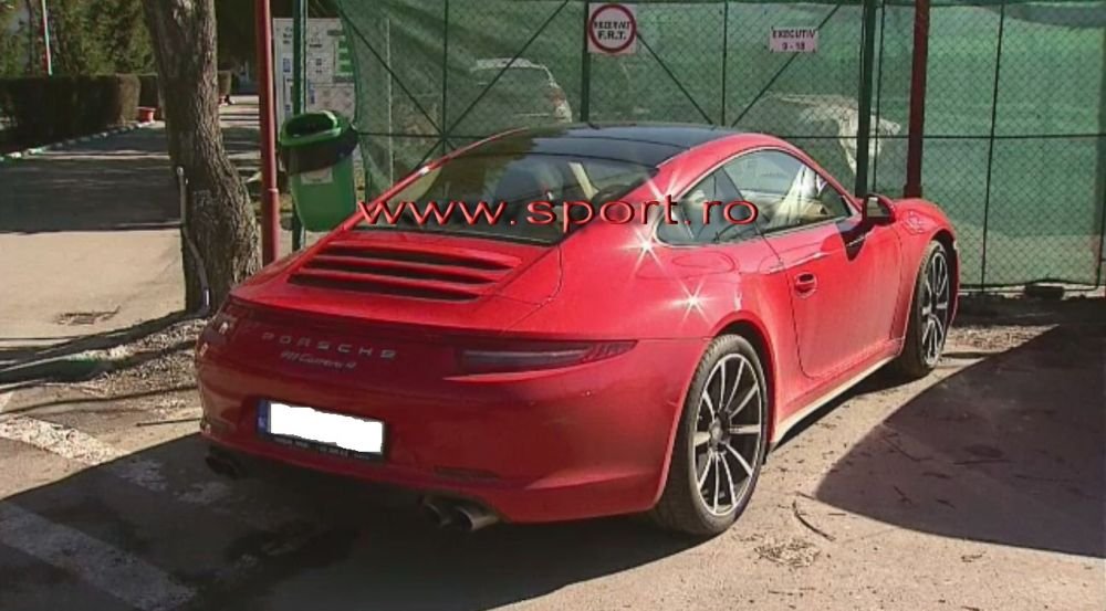 SURPRIZA! Cum arata masina Simonei Halep: ce s-a vazut prin geamul lateral, pe bancheta! FOTO si VIDEO