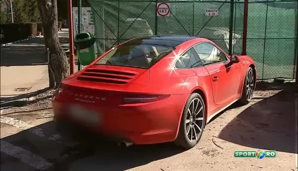 SURPRIZA! Cum arata masina Simonei Halep: ce s-a vazut prin geamul lateral, pe bancheta! VIDEO si FOTO