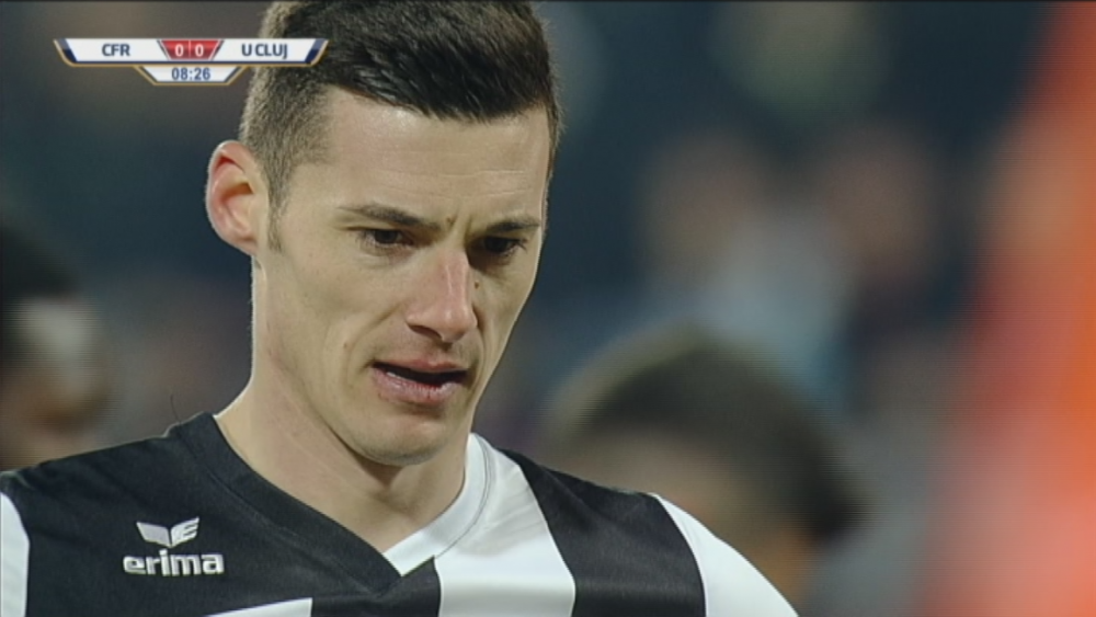 Lemnaru, certat dupa ce a ratat 11m: E prea superficial, se plange toata ziua ca nu da gol! Deac e multumit dupa 0-0 cu un om in minus in fata lui U Cluj