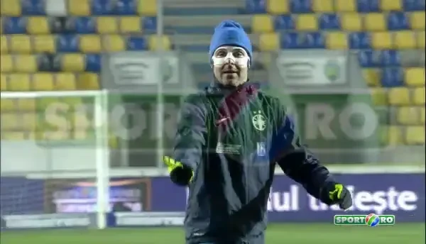 FCSB, o echipa dansatoare de hore traditionale taranesti! VIDEO Moment nebun cu crainicul de pe Ilie Oana! Reactia lui Galca