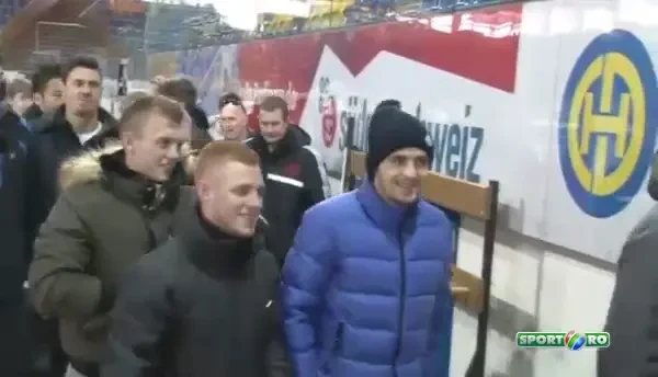 VIDEO Stiu ce sa fac daca ma las de fotbal Gardos s-a apucat de hochei! Super imagini cu fundasul roman