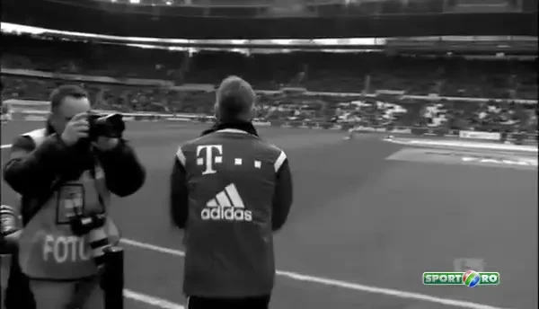VIDEO Faza zilei in Germania! Jucatorii lui Bayern s-au amuzat teribil. Ce i-a facut Schweinsteiger unei prezentatoare TV