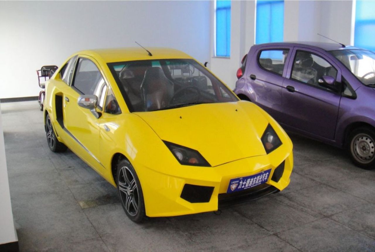 FOTO FABULOS! Cea mai proasta copie auto din lume! Asa arata Lamborghini made in China. Are 10 cai :)_6