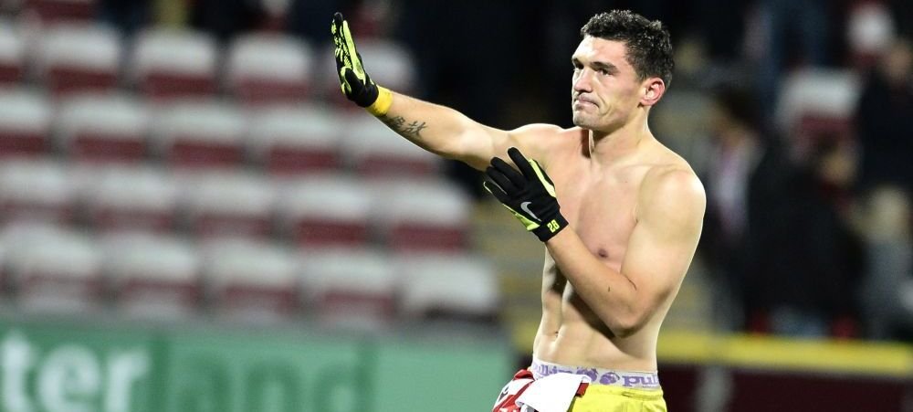 Mersi, dar NU! :) Ce a facut Claudiu Keseru cand a vazut Ferrari-ul unui coleg de la Al-Gharafa! FOTO