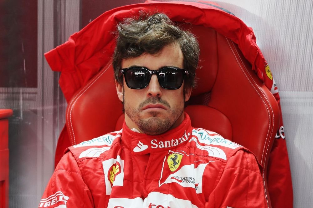 Fernando Alonso "rupe" sala de forta in doua inainte de startul sezonului! Cum arata pilotul de la McLaren-Honda - FOTO