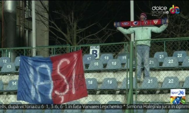 Imaginea DEZASTRULUI la Steaua: si batuti si abandonati! UN singur suporter in peluza la Targu Jiu! FOTO_1