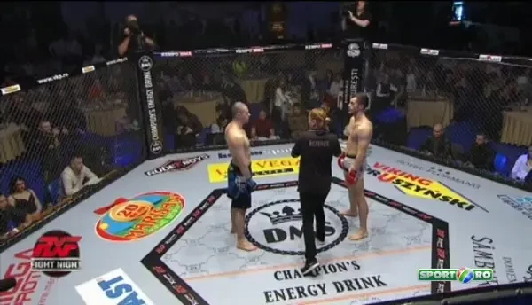 Calugaru il stranguleaza pe Voda si castiga primul meci al galei RXF de la Craiova! Executie de senzatie a lui Laurentiu Calugaru