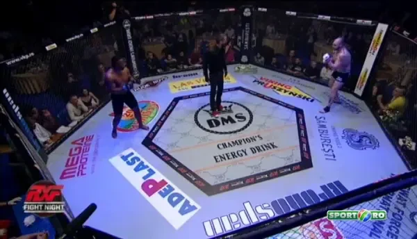 Cristi Mitrea castiga prin submission meciul cu Marvin Campbell, dupa un armbar! Repriza nebuna facuta de cei doi luptatori
