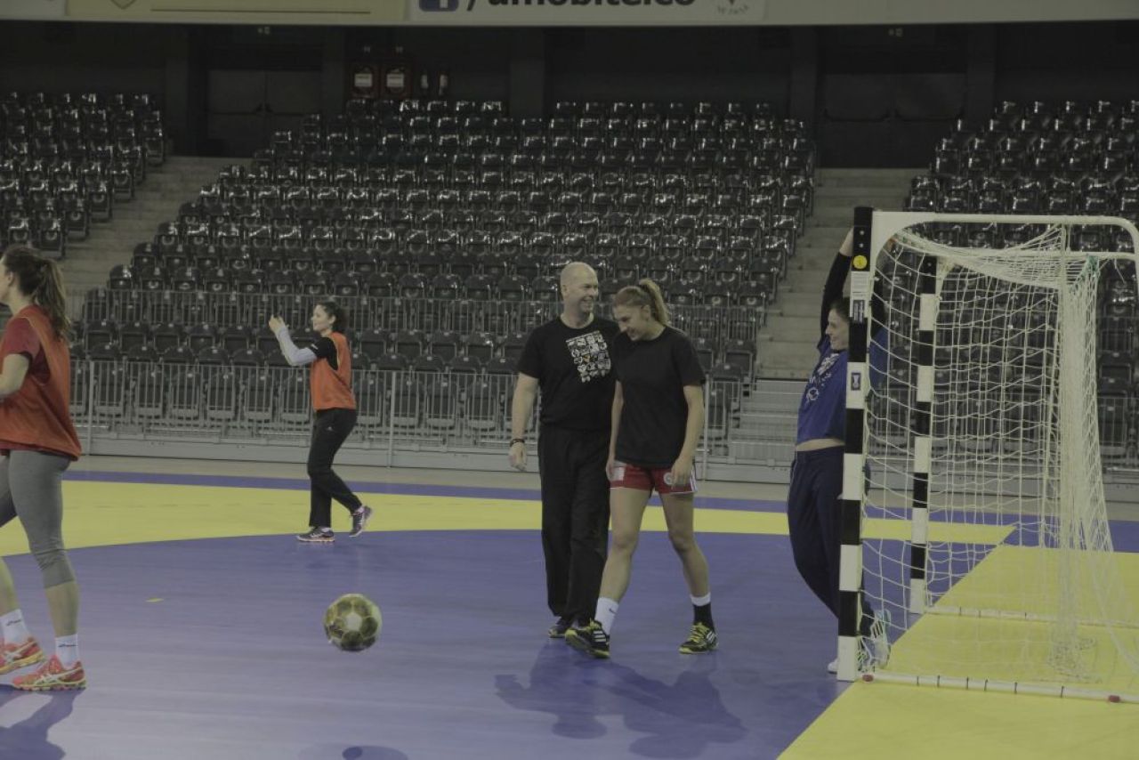 Noul selectioner al nationalei de handbal are planuri mari, dar nu se hazardeaza: