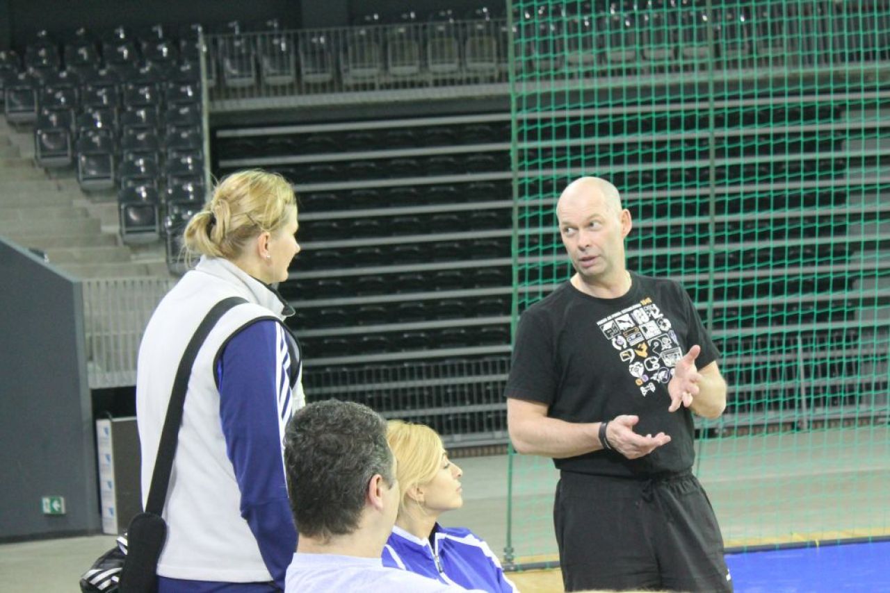 Noul selectioner al nationalei de handbal are planuri mari, dar nu se hazardeaza: