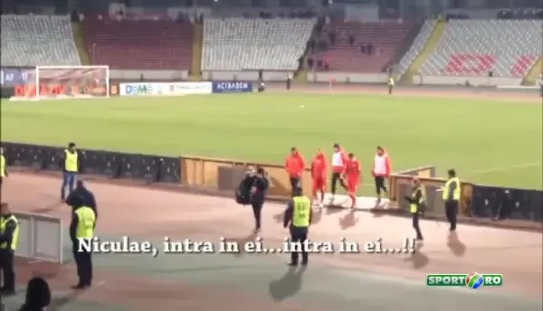 'Baaa, va dam abonamentele sa faceti poze cu ele!' Scene NEDIFUZATE de dupa Dinamo - Chiajna! Ce au patit jucatorii