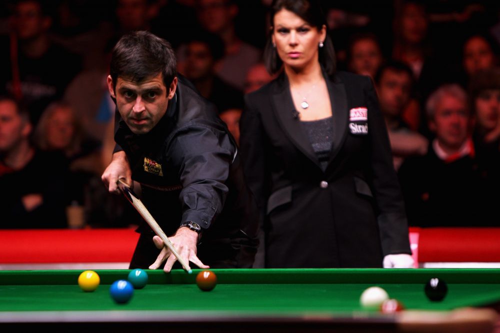 Sfarsitul unei ere: singura femeie care a arbitrat o finala mondiala in snooker s-a retras din circuit_1
