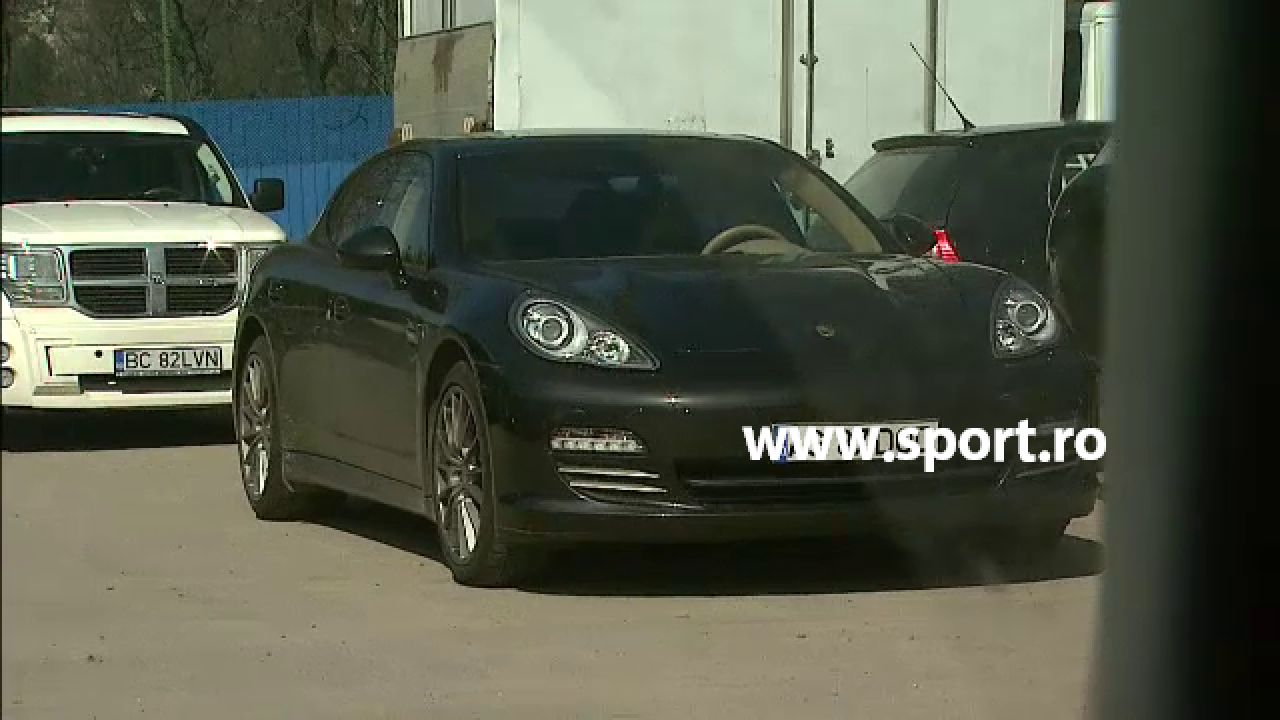 FOTO Cel mai tare din parcarea de la Steaua! Vezi ce LIMUZINA de 100.000 de euro si-a luat Tanase_4