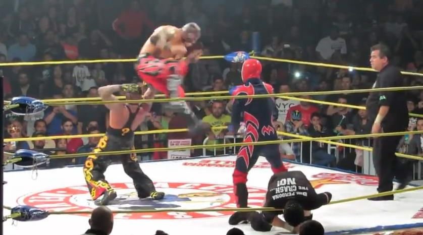 VIDEO TRAGEDIE in wrestling! Un luptator a MURIT dupa ce a fost lovit de Rey Mysterio! Imagini SOCANTE