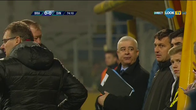 Scene incredibile la Brasov - Dinamo! Patronul Ioan Neculaie a coborat nervos de la loja si i-a chemat pe toti la ORDINE! FOTO_3