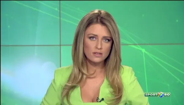 Are lumea la picioare, desi ea o vede de jos in sus. Cum a ajuns celebra o campioana la fitness! VIDEO