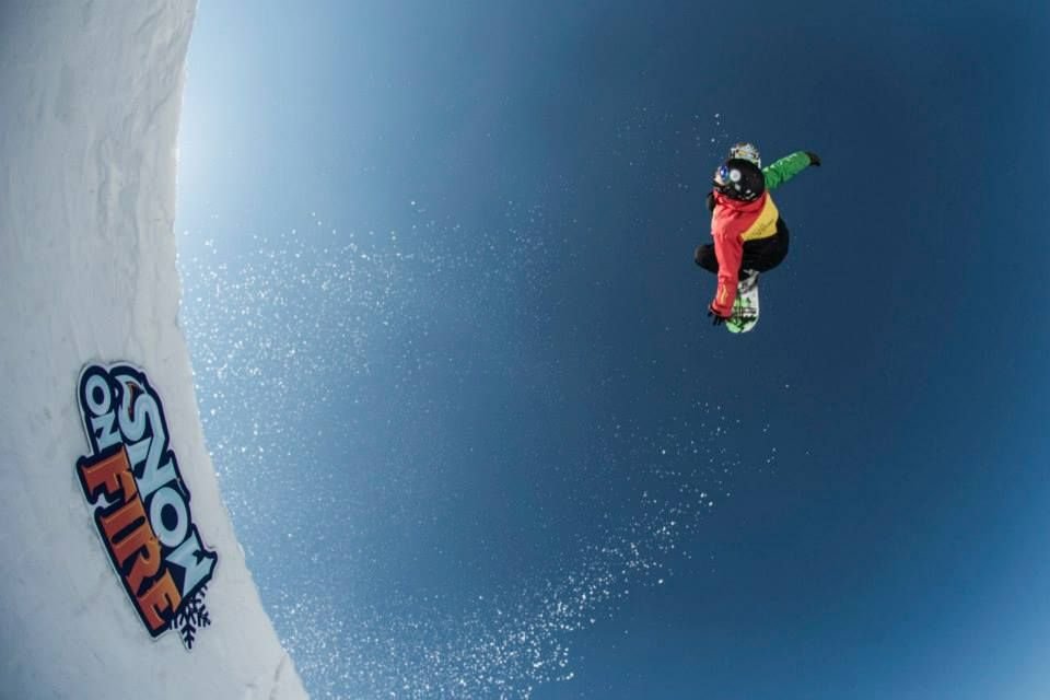 Snow On Fire! Imagini VIDEO de la cea mai importanta competitie de snowboarding slopestyle din Romania (P)_2