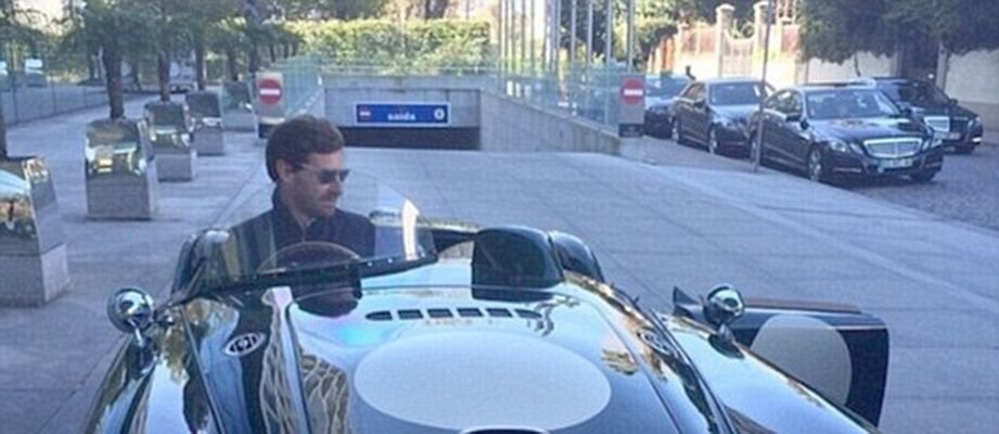 Villas-Boas, ANDRE Villas-Boas :) Cum cheltuie fostul antrenor al lui Chelsea banii castigati! Vezi cu ce masina 