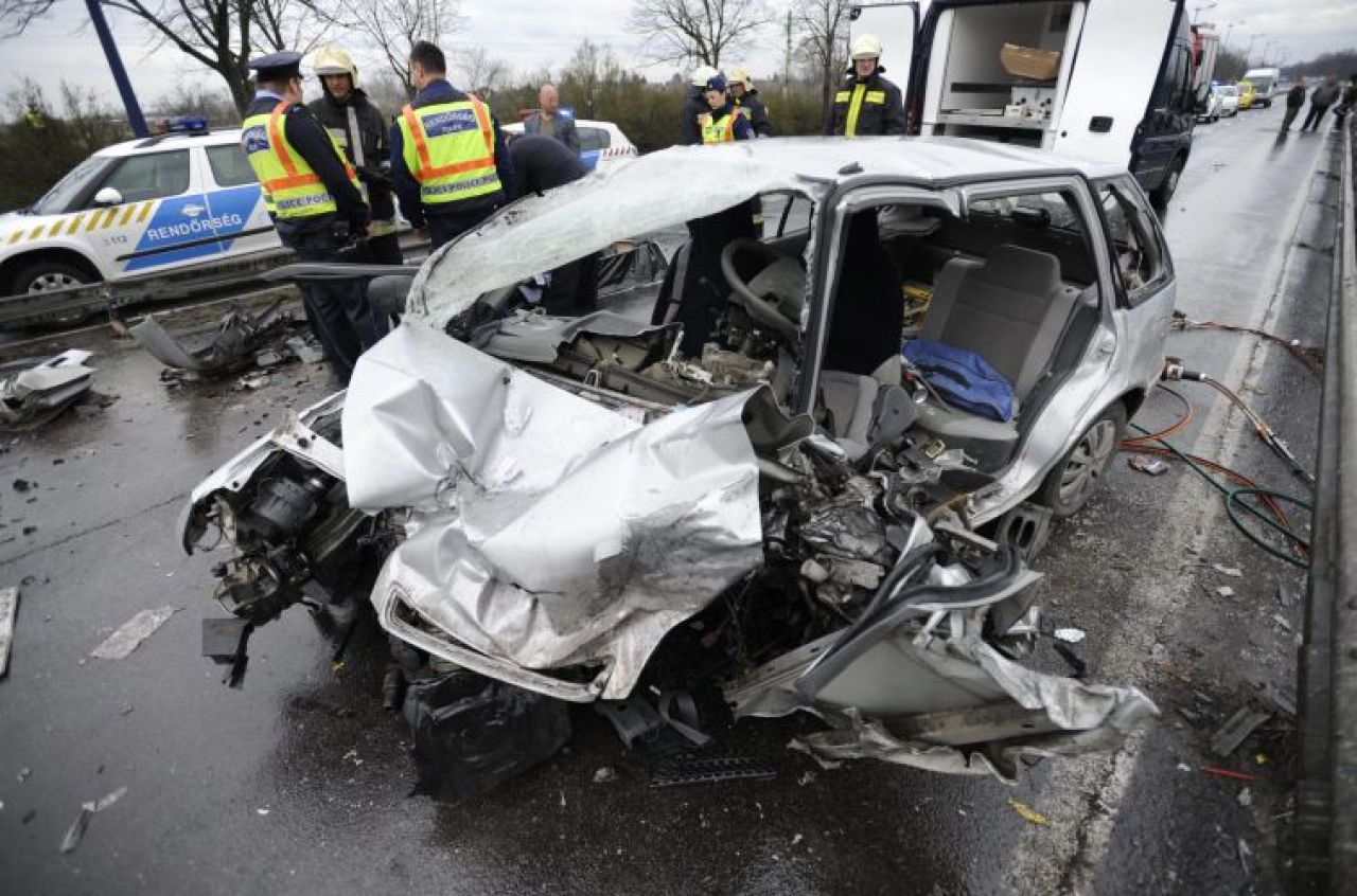 Imagini tulburatoare | Trei internationali greci, raniti intr-un accident rutier dupa meciul cu Ungaria! O alta persoana a decedat_3