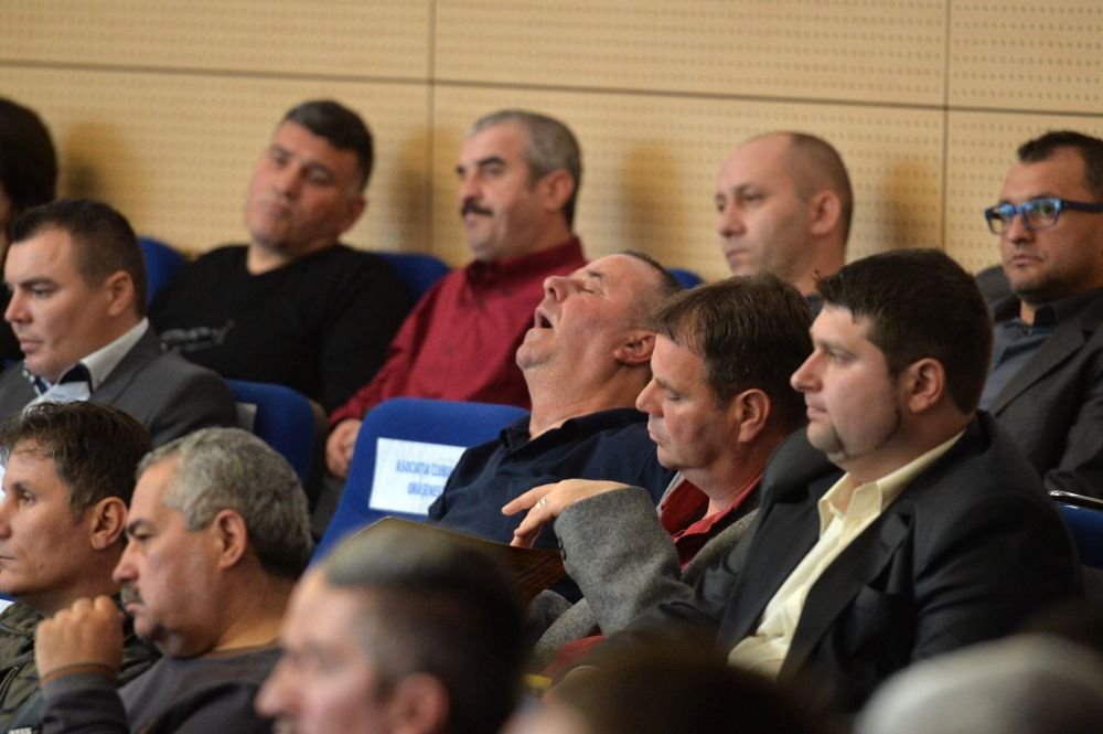 Lucian Lipovan: "Dormi linistit, omule de fotbal, BURLEANU vegheaza pentru tine!"