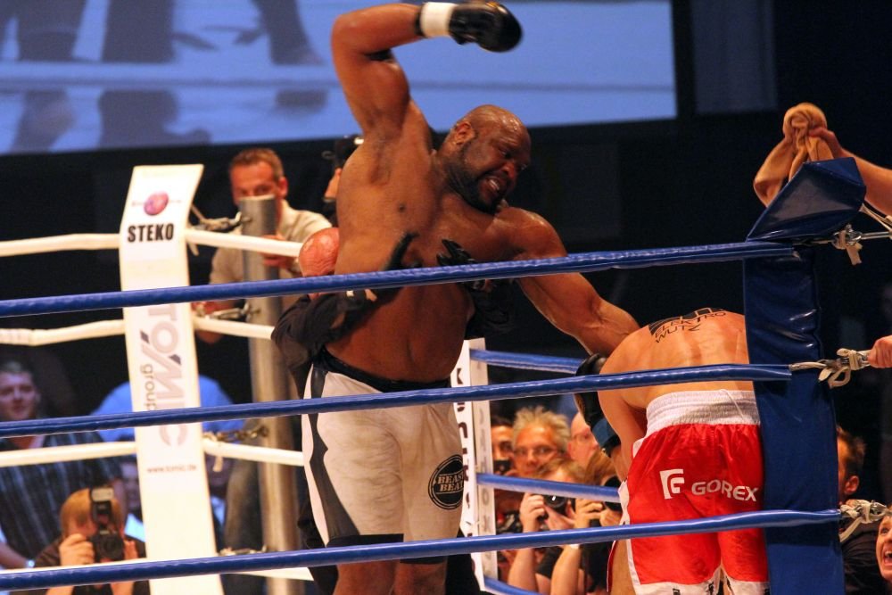 Il mai tii minte pe Bob Sapp? 