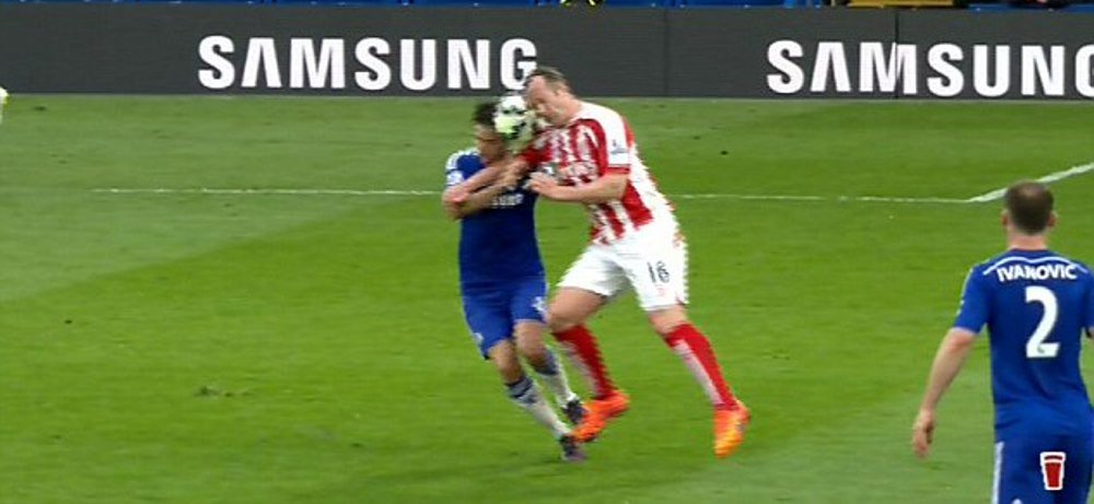 Cum arata fata lui Fabregas dupa ultima accidentare in Premier League. A ajuns la spital dupa asta. FOTO_4